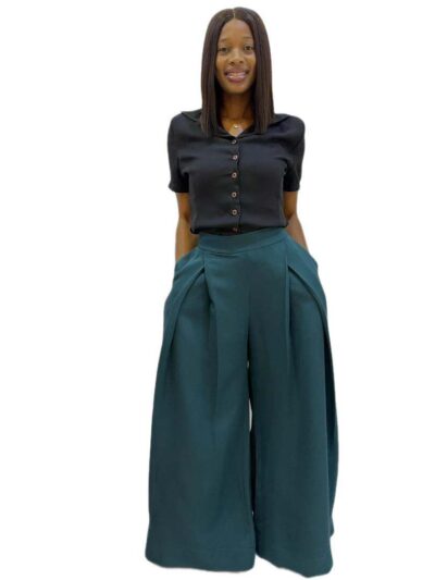 Wide leg emerald green trouser with luxe sculpted pleat detail