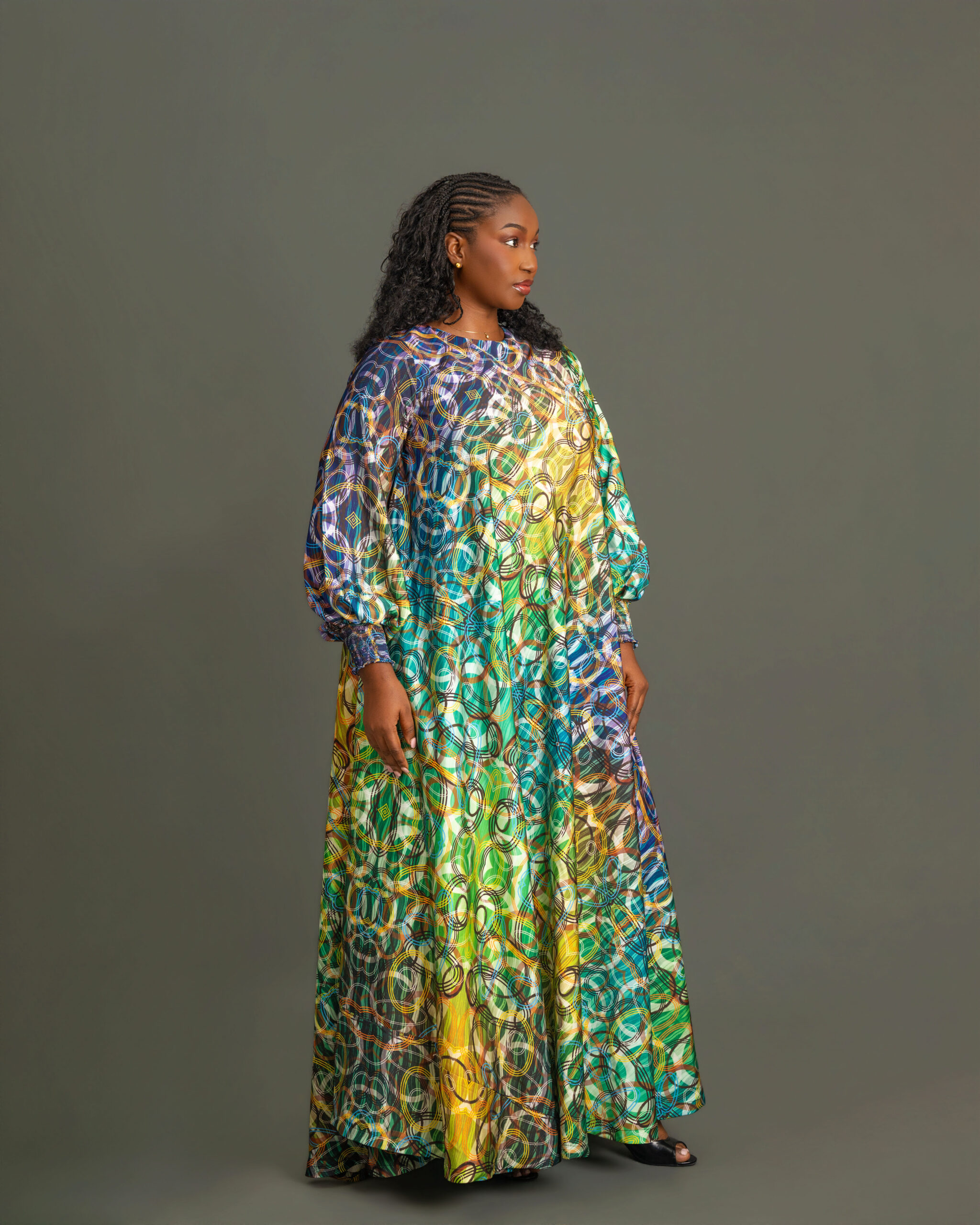 Orbit design pattern free flowing dress with elastic hand band